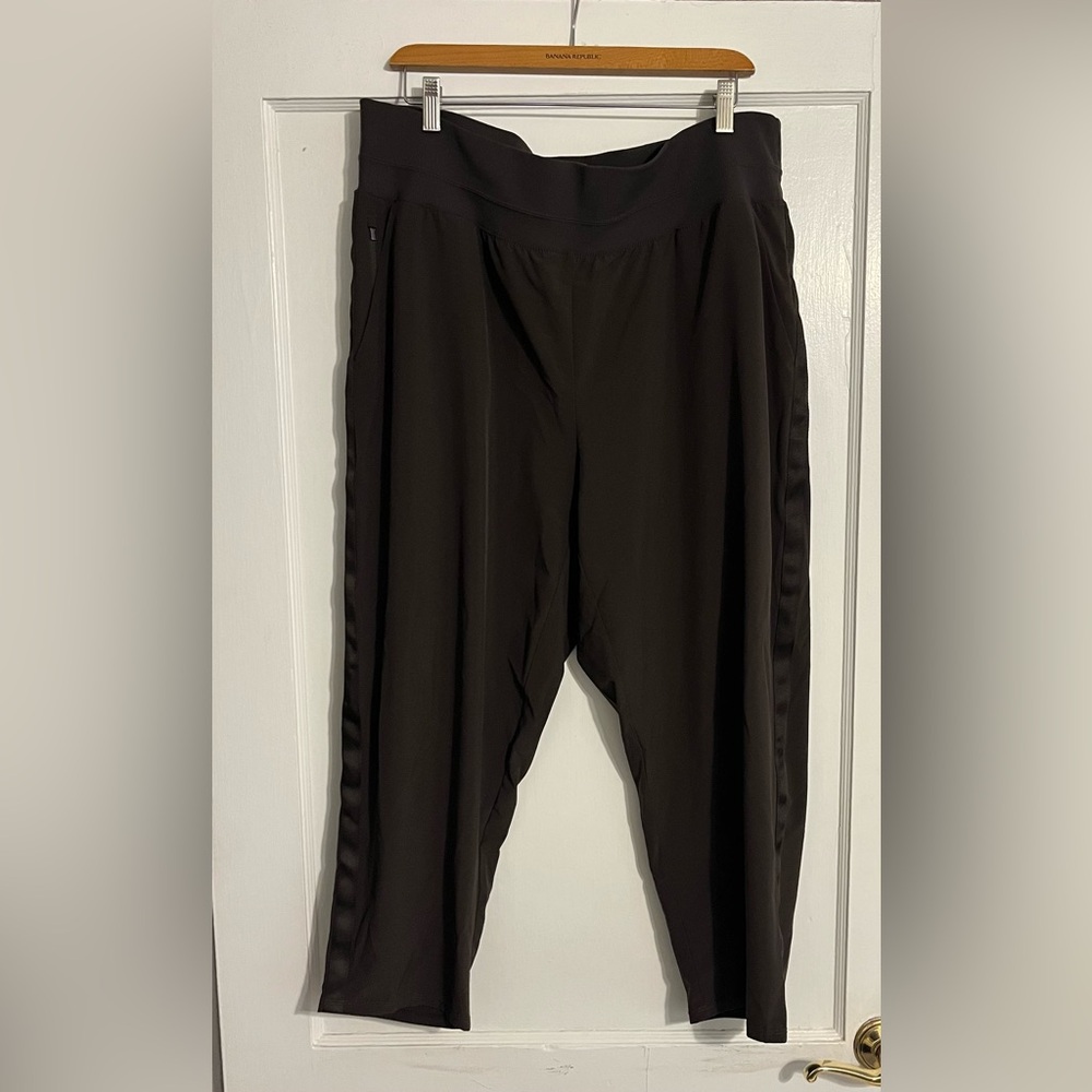 Athleta cropped wide leg joggers